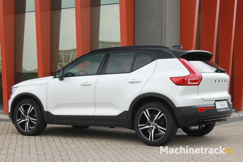 Volvo XC40 T4 Recharge R-Design | Parkeercamera | Glossy Black | Keyless