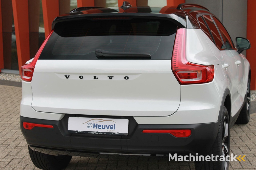 Volvo XC40 T4 Recharge R-Design | Parkeercamera | Glossy Black | Keyless