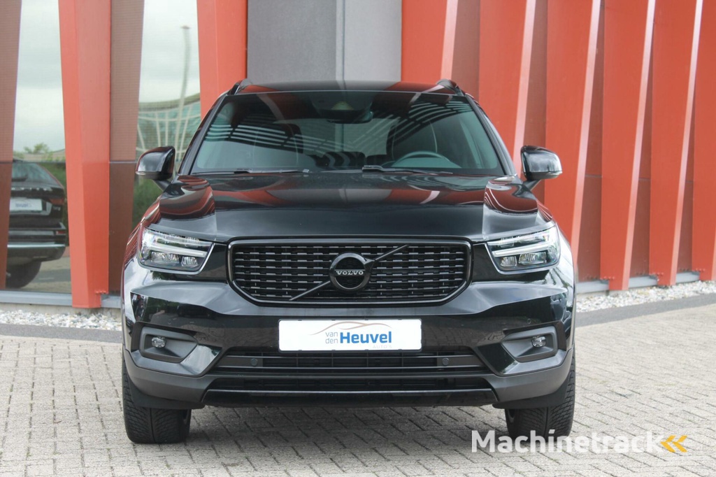 Volvo XC40 T5 Recharge R-Design | Pilot Assist | BLIS | Parkeercamera | 20 INCH | Memory Stoelen | Glossy Black | Keyless