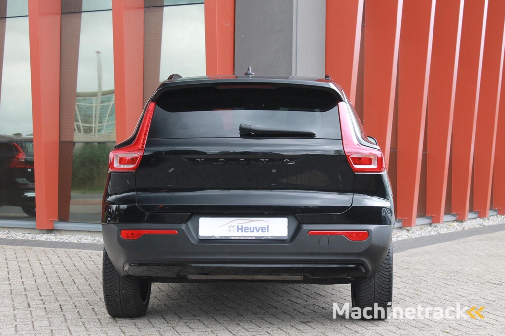 Volvo XC40 T5 Recharge R-Design | Pilot Assist | BLIS | Parkeercamera | 20 INCH | Memory Stoelen | Glossy Black | Keyless