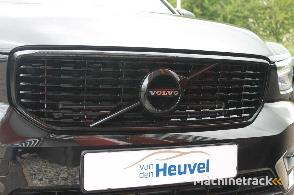 Volvo XC40 T5 Recharge R-Design | Pilot Assist | BLIS | Parkeercamera | 20 INCH | Memory Stoelen | Glossy Black | Keyless