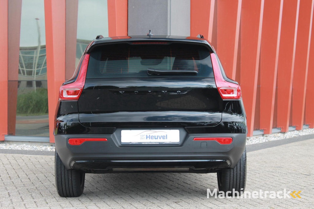 Volvo XC40 T5 Recharge R-Design | Black Edition | Leder | Parkeercamera | Stoelverwarming | Pilot Assist | Keyless