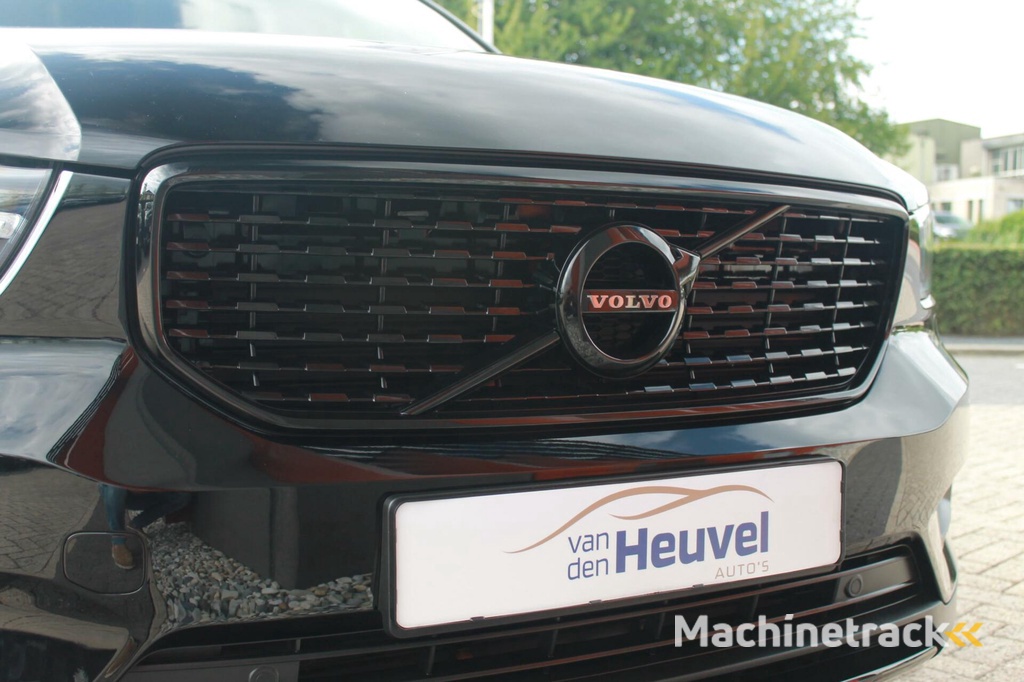 Volvo XC40 T5 Recharge R-Design | Black Edition | Leder | Parkeercamera | Stoelverwarming | Pilot Assist | Keyless