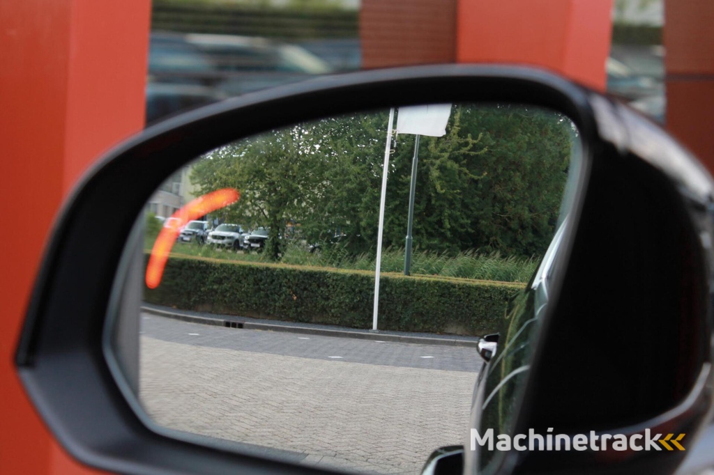 Volvo XC40 T5 Recharge Business Pro | Panoramadak | Parkeercamera | Harman / Kardon | BLIS | Keyless