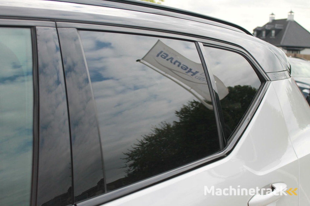 Volvo XC40 T4 Recharge R-Design | Panoramadak | Stoelverwarming | Parkeercamera | Glossy Black | Keyless