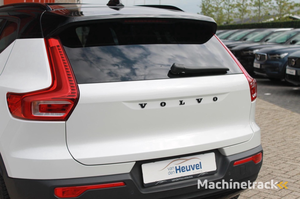 Volvo XC40 T4 Recharge R-Design | Panoramadak | Stoelverwarming | Parkeercamera | Glossy Black | Keyless