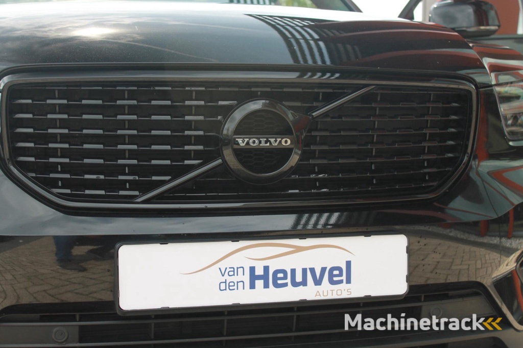 Volvo XC40 T5 Recharge R-Design | Black Edition | Parkeercamera | 19 Inch velgen | Navigatie | Glossy Black