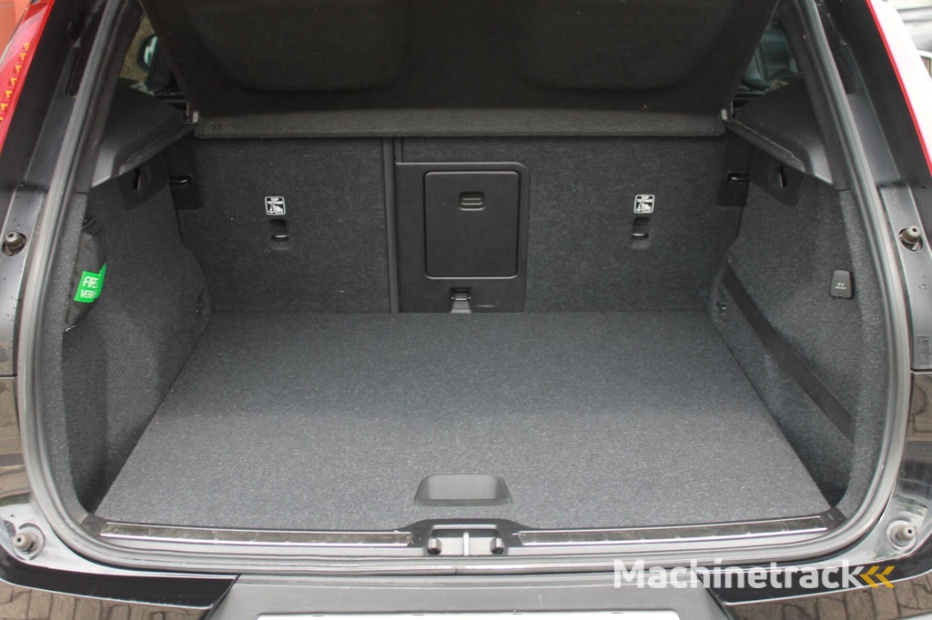 Volvo XC40 T5 Recharge R-Design | Black Edition | Parkeercamera | 19 Inch velgen | Navigatie | Glossy Black