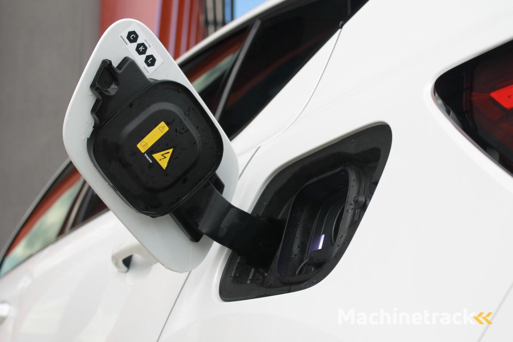 Volvo C40 Recharge Twin Ultimate 78 kWh| Stoelverwarming | 360° Camera | Panoramadak | BLIS | Pilot Assist | Full Electric | Zero-emissie