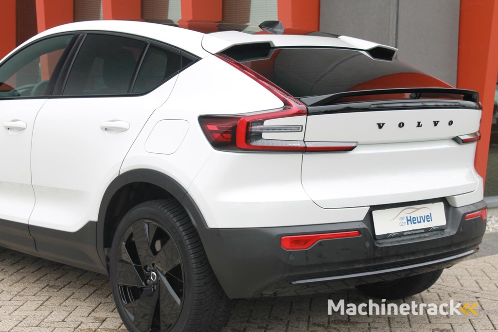 Volvo C40 Recharge Twin Ultimate 78 kWh| Stoelverwarming | 360° Camera | Panoramadak | BLIS | Pilot Assist | Full Electric | Zero-emissie