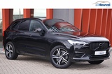 Minituur van Volvo XC60 T6 Recharge AWD R-Design | Panoramadak | Trekhaak | Harman/Kardon | Parkeercamera | Mem. Stoelen | Glossy Black