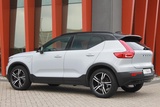 Minituur van Volvo XC40 T5 Recharge R-Design | Parkeercamera | Stoelverwarming | Keyless | Glossy Black | 19 Inch