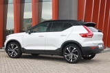Minituur van Volvo XC40 T5 Recharge R-Design | Stoelverwarming | 360° Camera | Pilot Assist | BLIS | Harman/Kardon | Glossy Black | Keyless