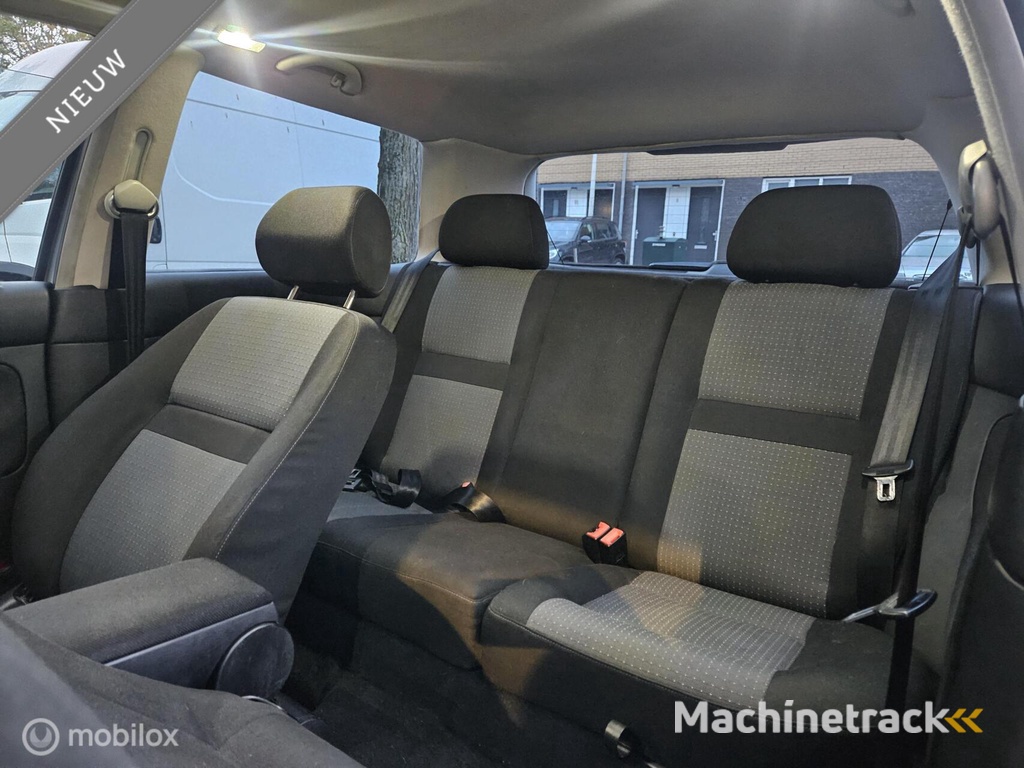 Volkswagen Golf 1.6-16V FSI Ocean 2e Eigenaar Xenon New APK Cruise Control NAP