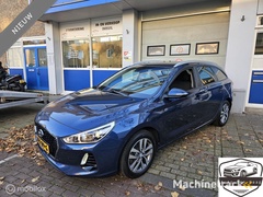 hyundai-i30-1.0-t-gdi-family-luxe-uitvoering-dealeronderhouden-carplay-camera-winterpakket