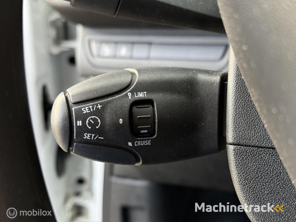 Peugeot 208 1.0 VTi Access | Airco | Cruise | Apple carplay